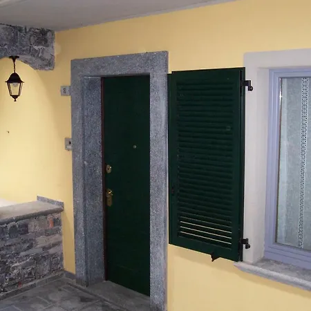 Contrada Vecchia * Varenna