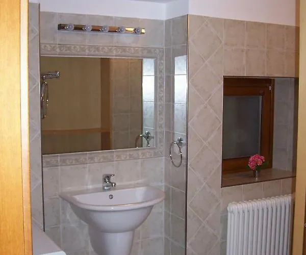 Contrada Vecchia Lägenhet Varenna