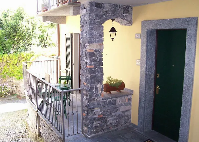 Contrada Vecchia * Varenna