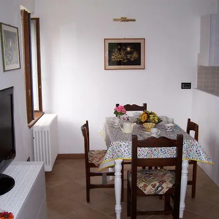 Contrada Vecchia * Varenna